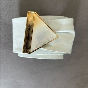 Elegant White Leather Belt Made in Italy 
Gold and pearl buckle